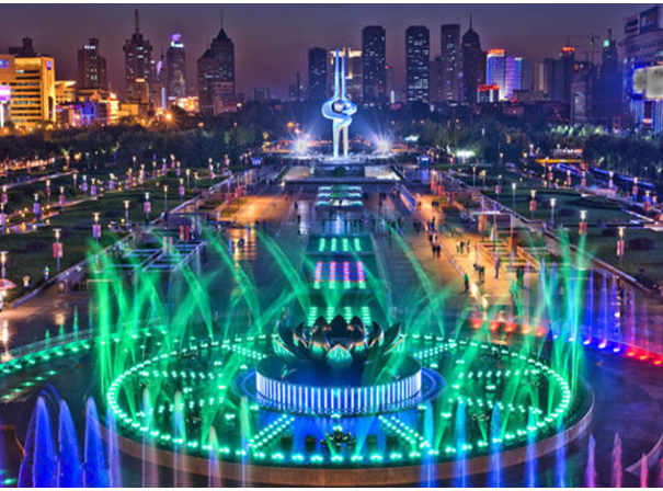 城市广场夜景设计的氛围感