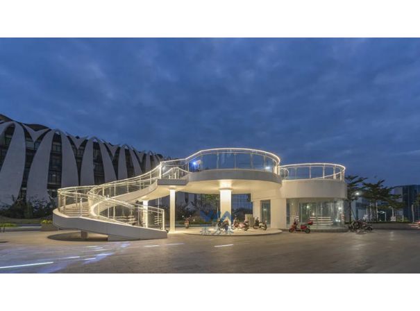 杰力赛·链条灯:户外景观亮化的璀璨之选